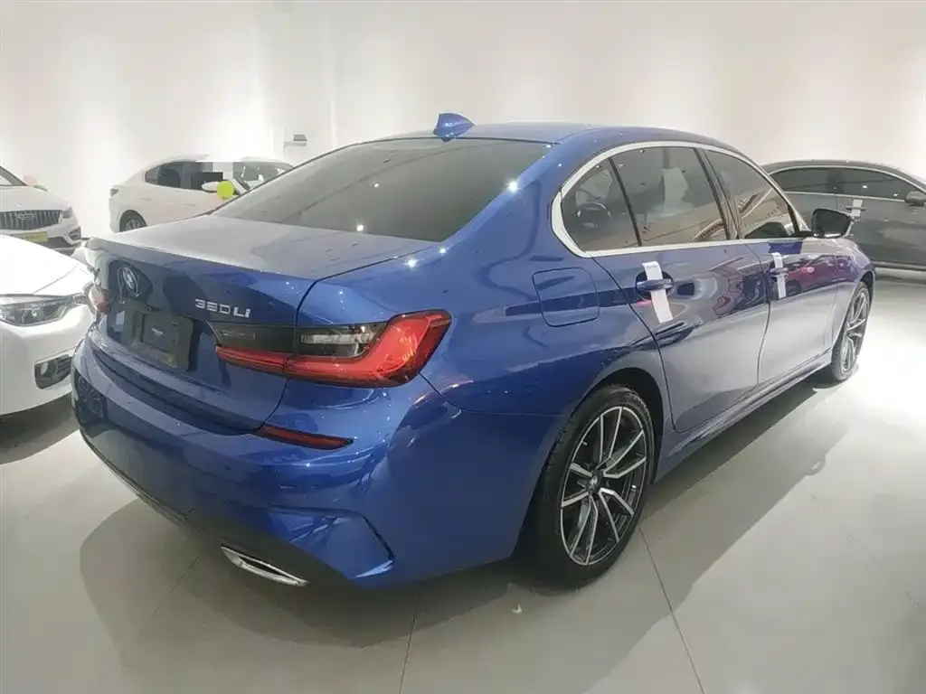 BMW 3 Series 2021 из CN, фото 2
