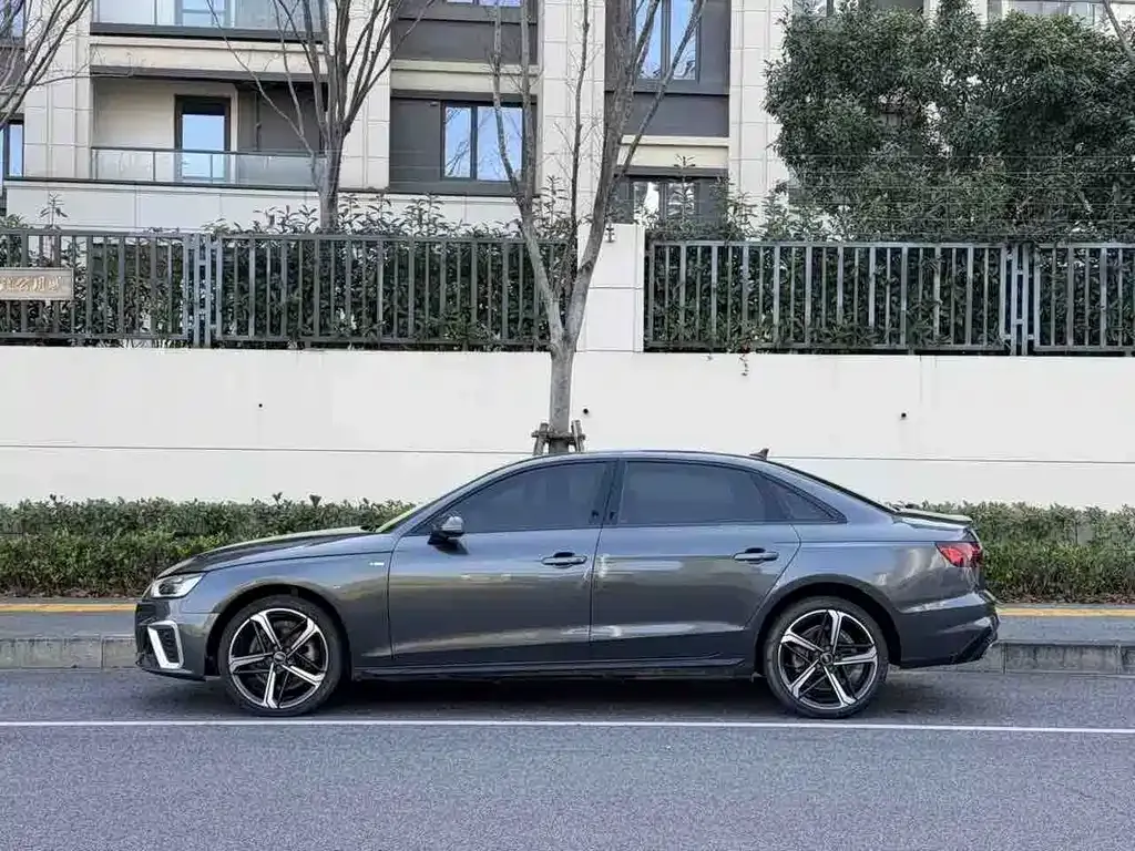 Audi A4L 2024 из CN, фото 8