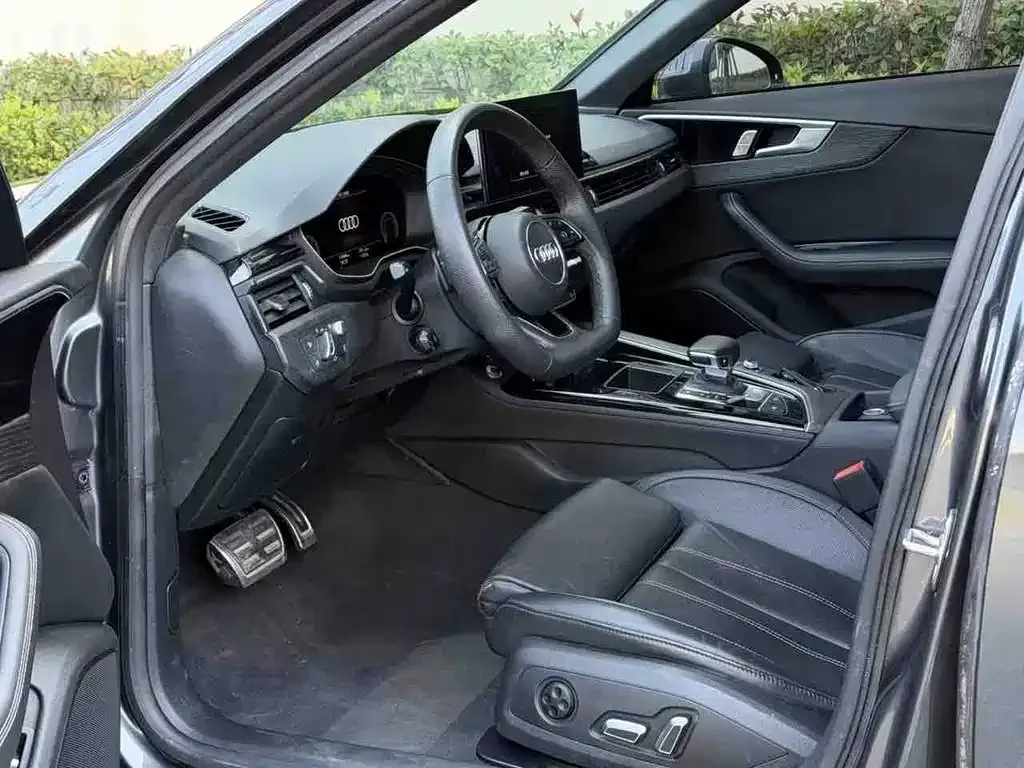 Audi A4L 2024 из CN, фото 2