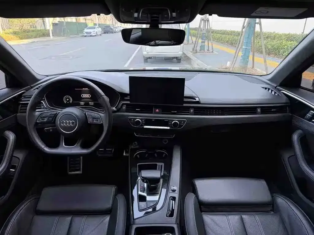 Audi A4L 2024 из CN, фото 4