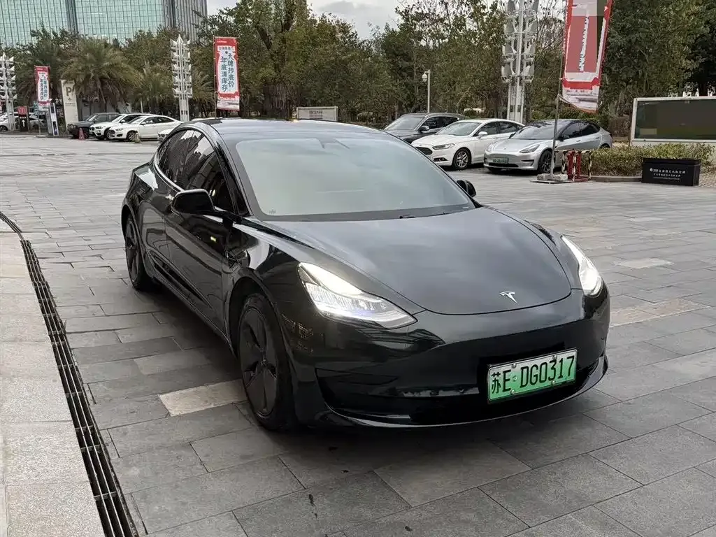 Tesla Model 3 — фото 9