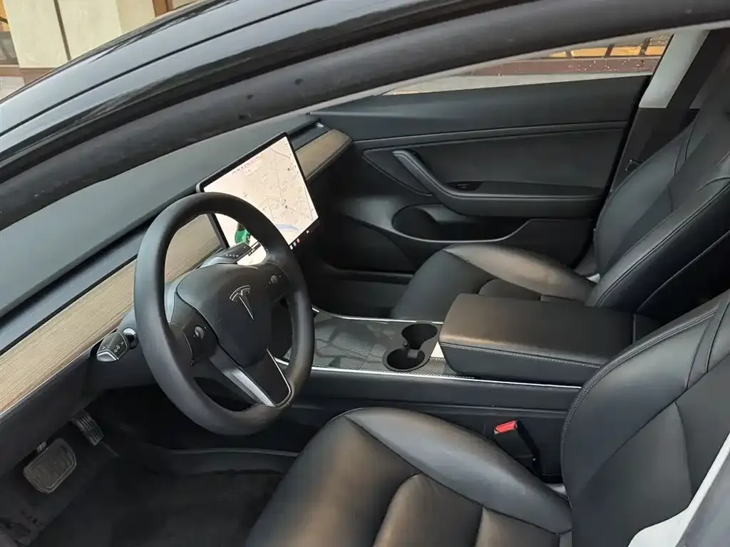 Tesla Model 3 — фото 4
