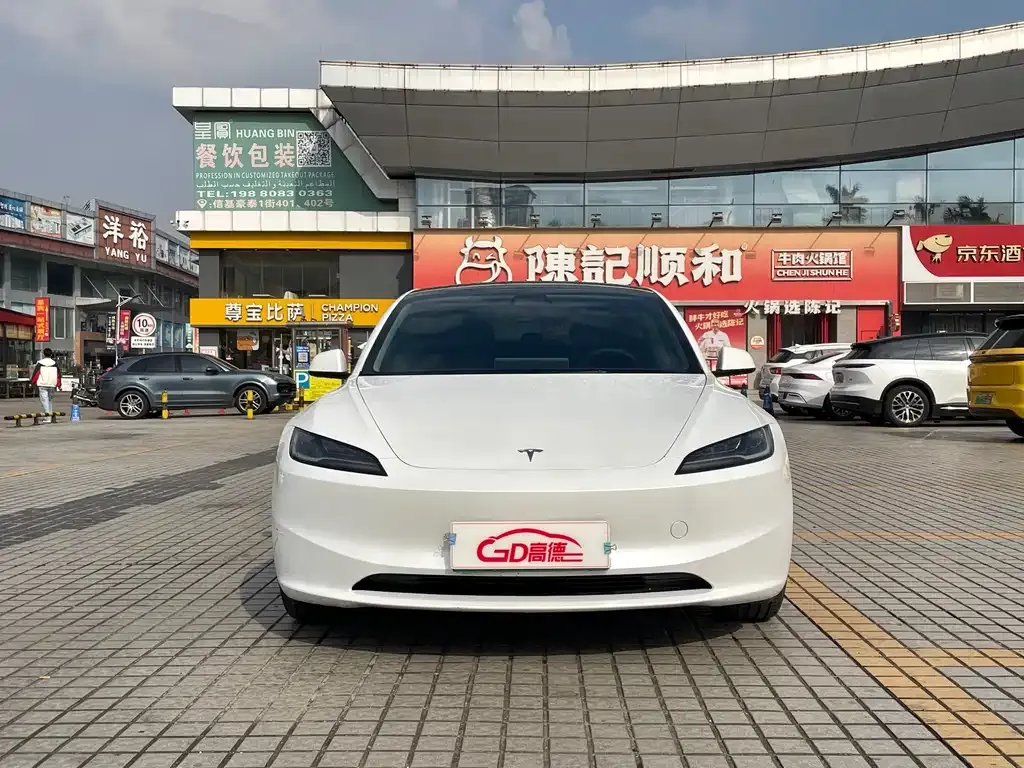 Tesla Model 3 2023 из CN, фото 7