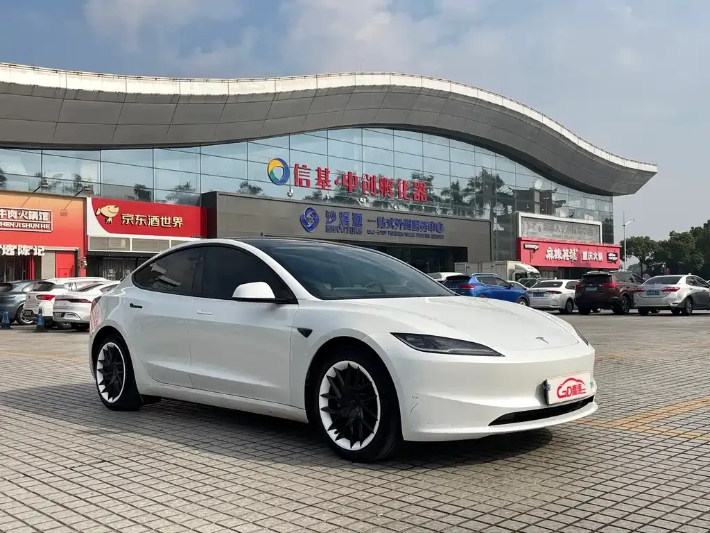 Tesla Model 3 2023 из CN, фото 10