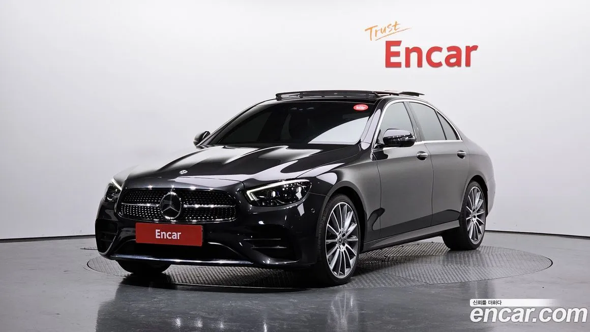 Mercedes-Benz E-Class — фото 1