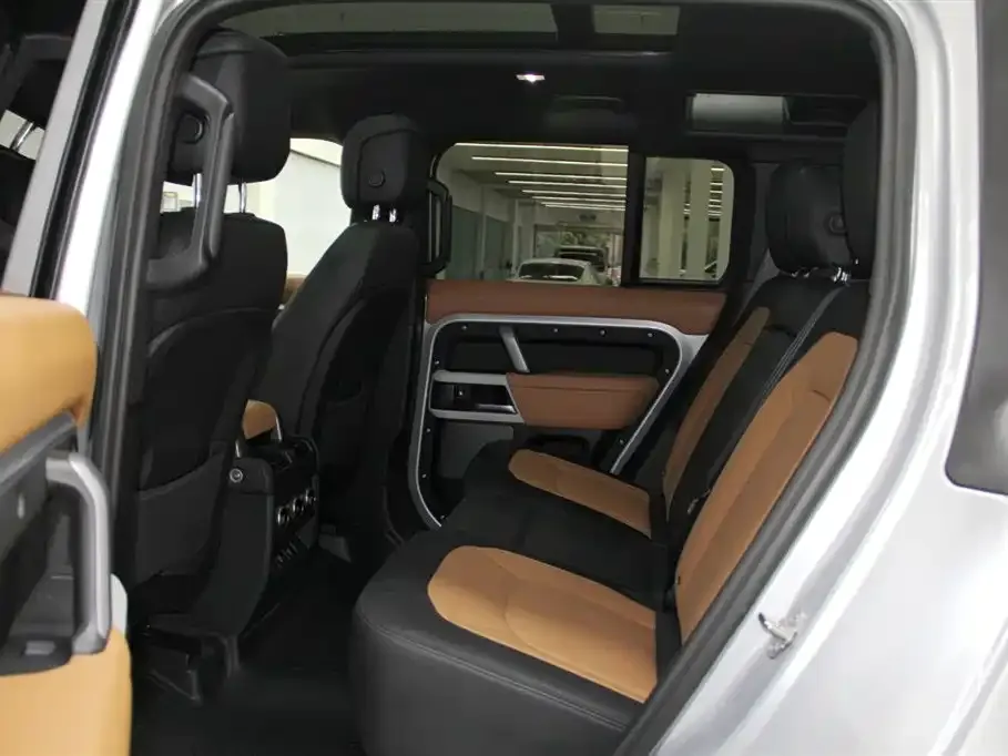 Land Rover Defender — фото 7