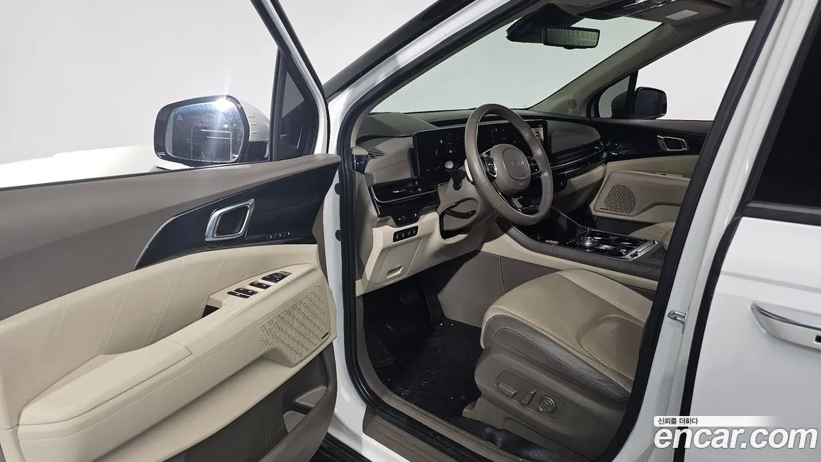 Kia Carnival — фото 10