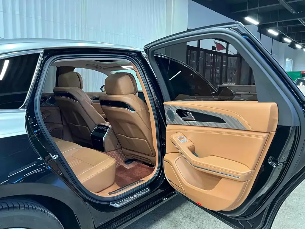 Hongqi H9 — фото 10