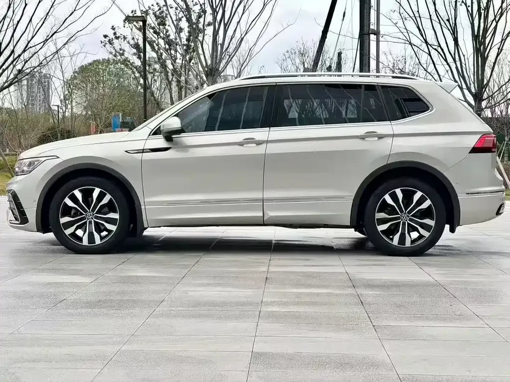 Volkswagen Tiguan L 2022 из CN, фото 8