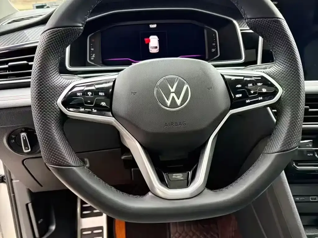 Volkswagen Tiguan L 2022 из CN, фото 4