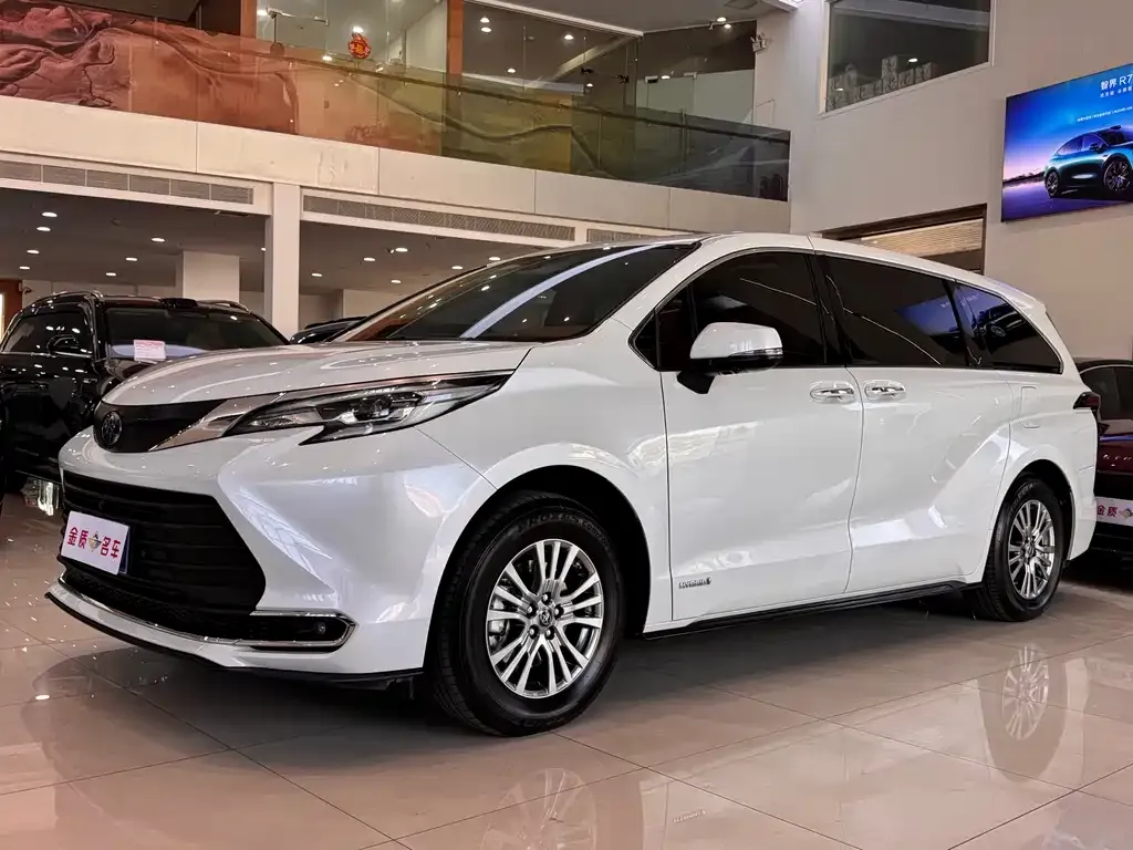 Toyota Sienna 2022 из CN, фото 1