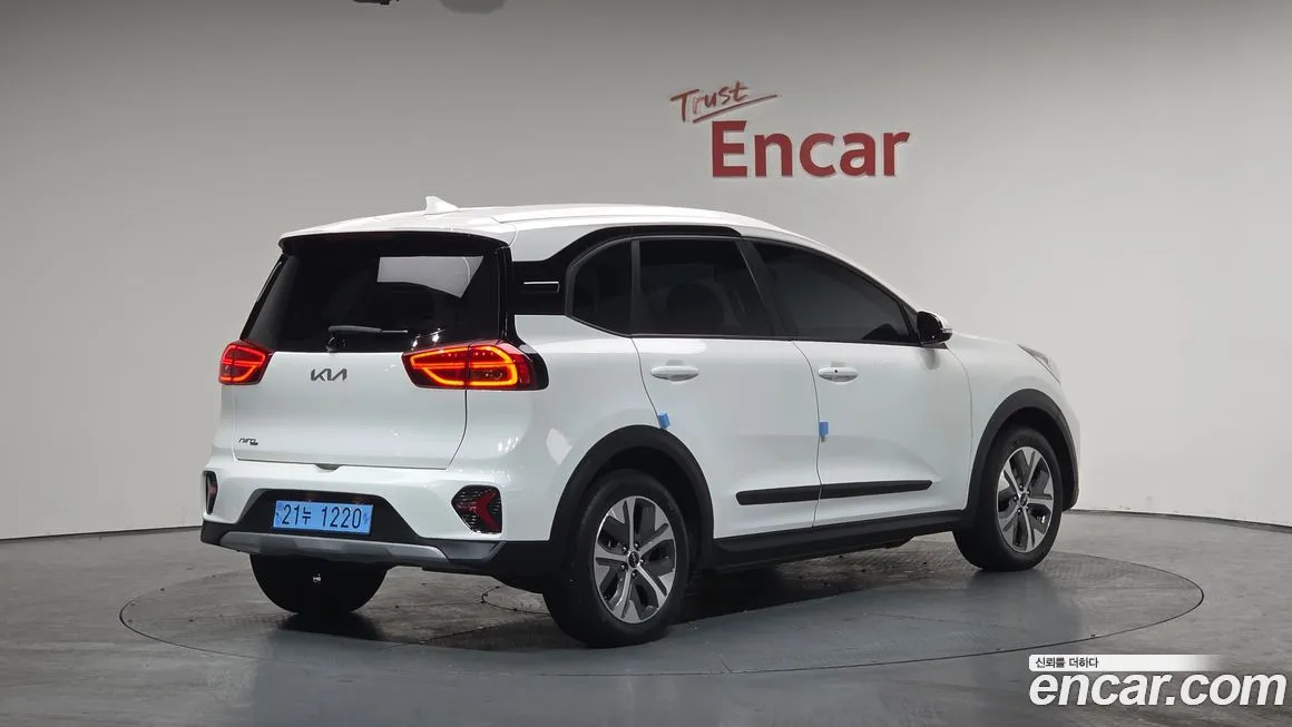Kia Niro 2023 из KR, фото 2