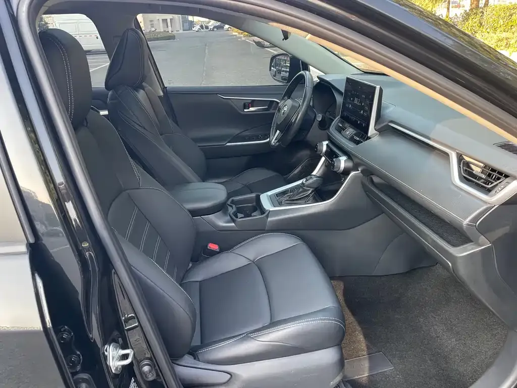 Toyota Wildlander 2022 из CN, фото 9