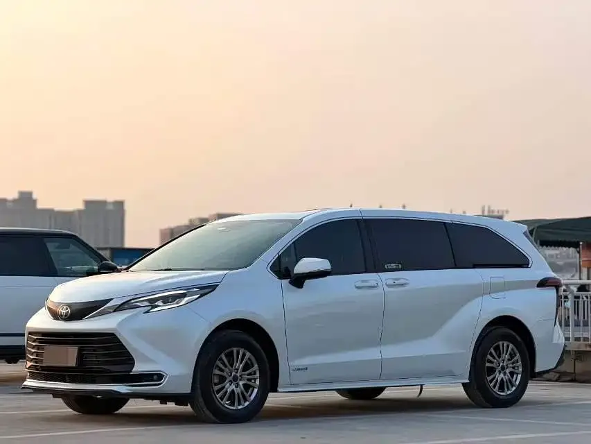 Toyota Sienna 2022 из CN, фото 1