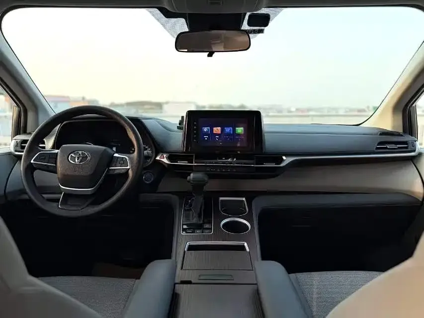 Toyota Sienna 2022 из CN, фото 4