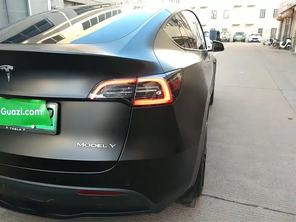 Tesla Model Y — фото 8