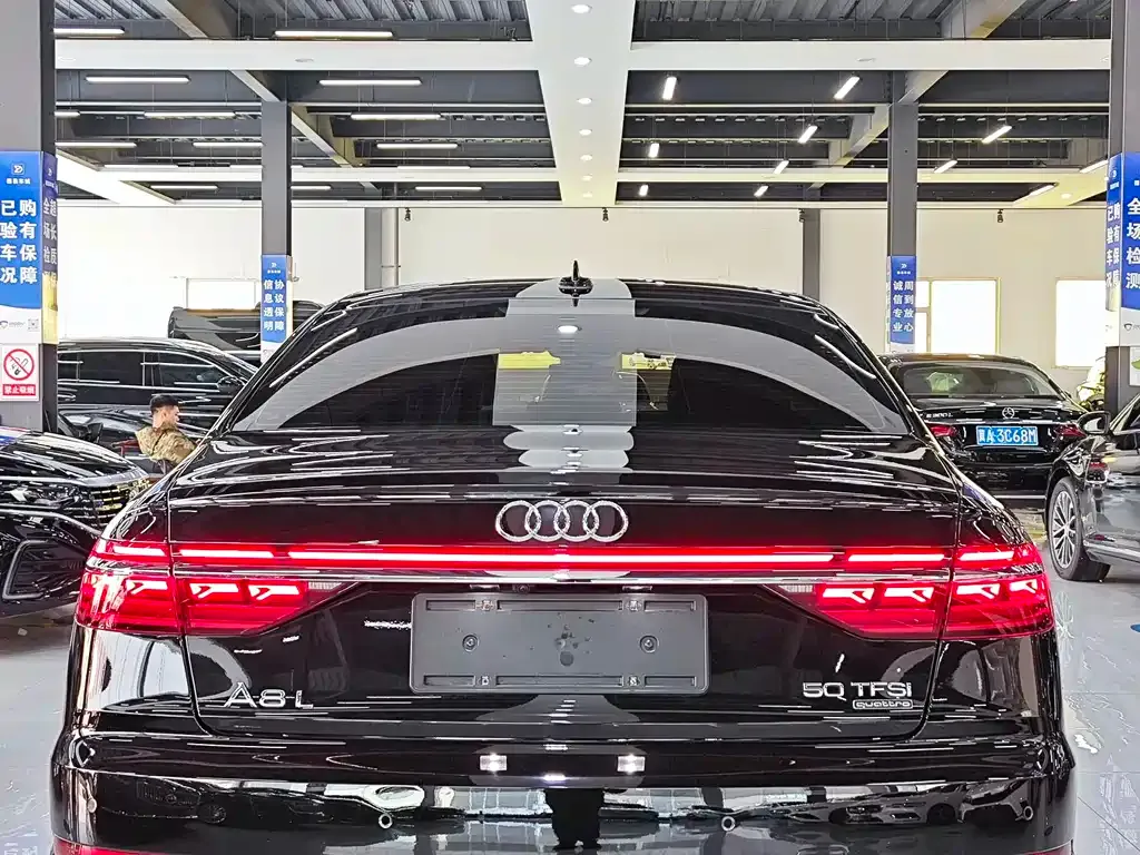 Audi A8 2024 из CN, фото 4