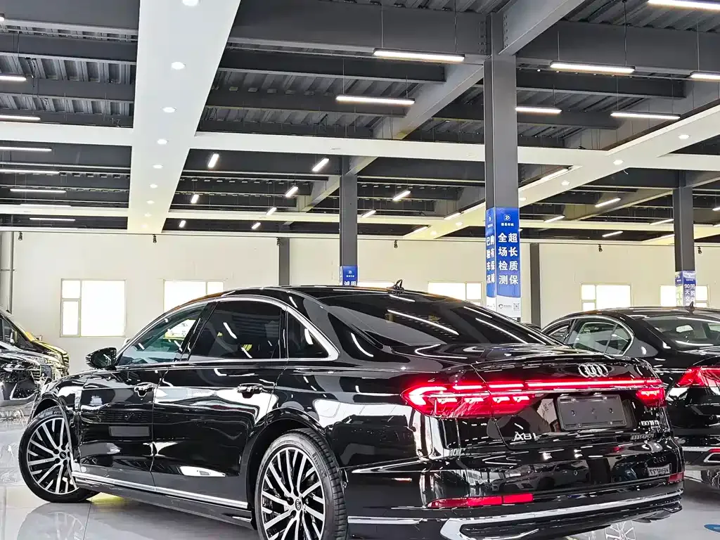 Audi A8 2024 из CN, фото 2