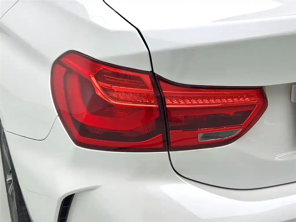BMW 1 Series 2021 из CN, фото 9