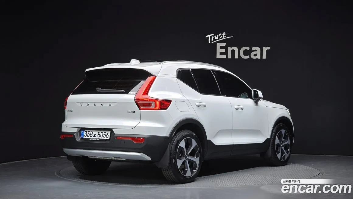 Volvo XC40 — фото 5