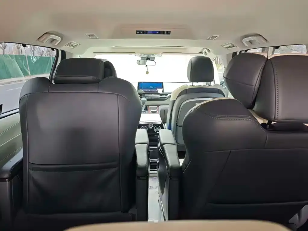 Toyota Sienna — фото 4