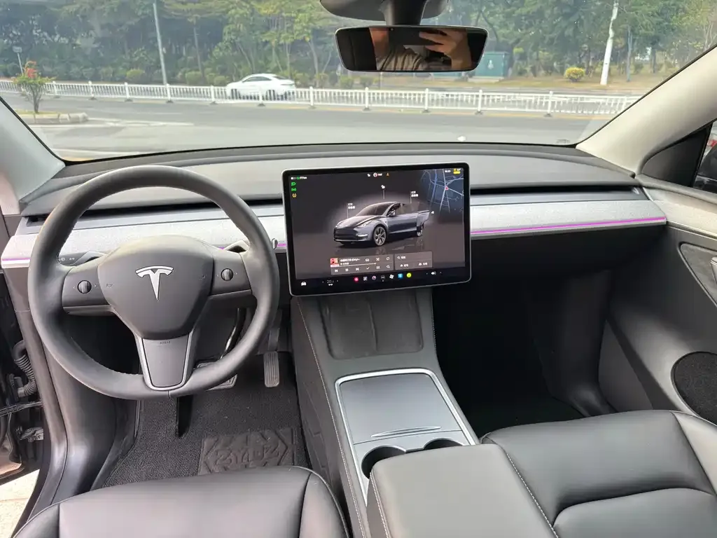 Tesla Model Y — фото 5
