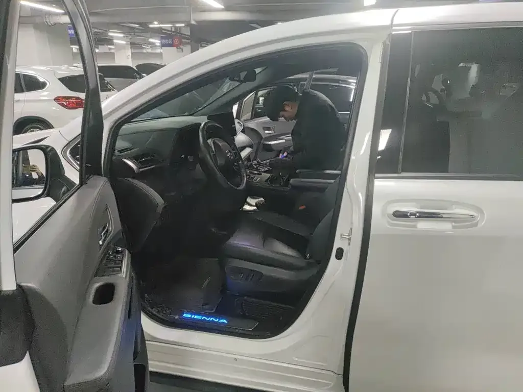 Toyota Sienna 2022 из CN, фото 7