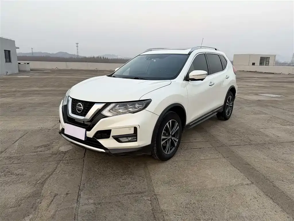 Nissan X-Trail 2023 из CN, фото 1