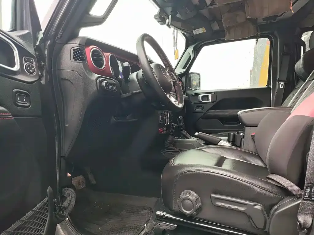 Jeep Wrangler 2023 из CN, фото 2