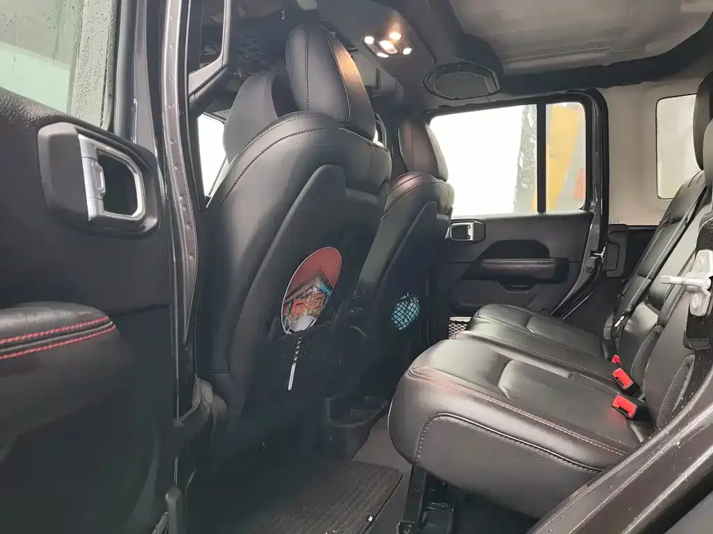 Jeep Wrangler 2023 из CN, фото 3