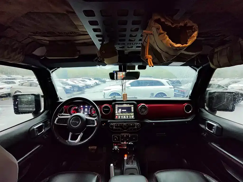 Jeep Wrangler 2023 из CN, фото 5