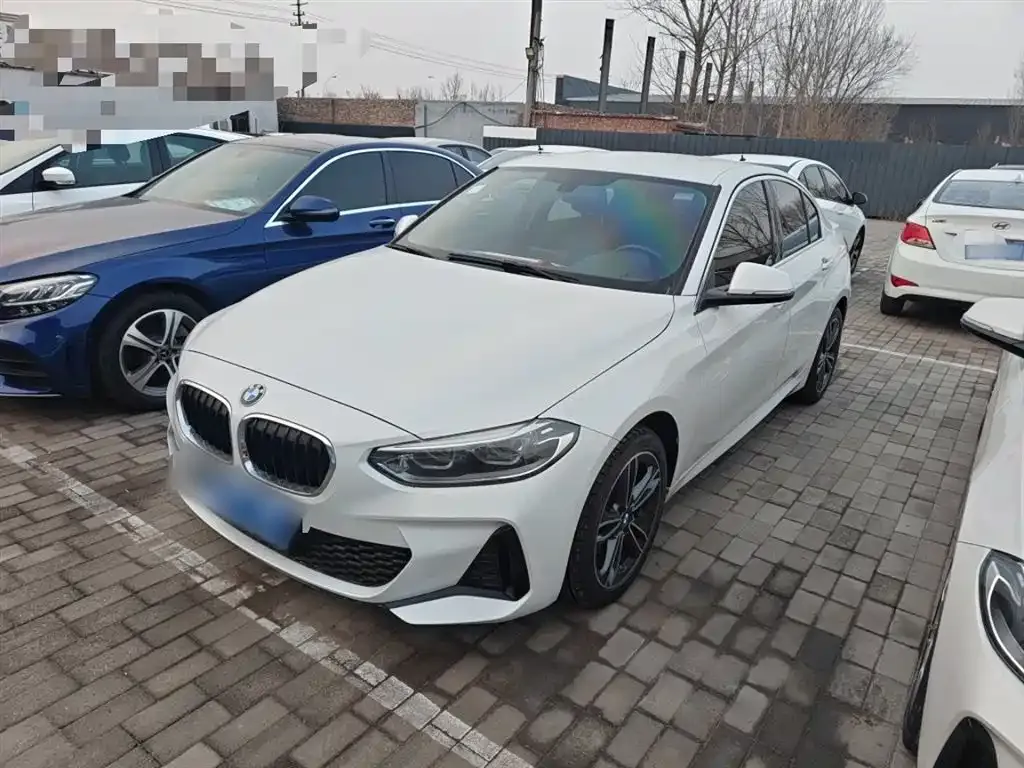 BMW 1 Series 2021 из CN, фото 1