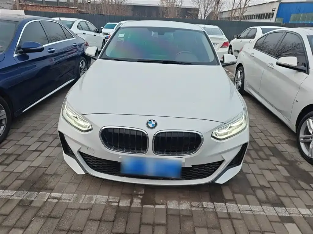 BMW 1 Series 2021 из CN, фото 3