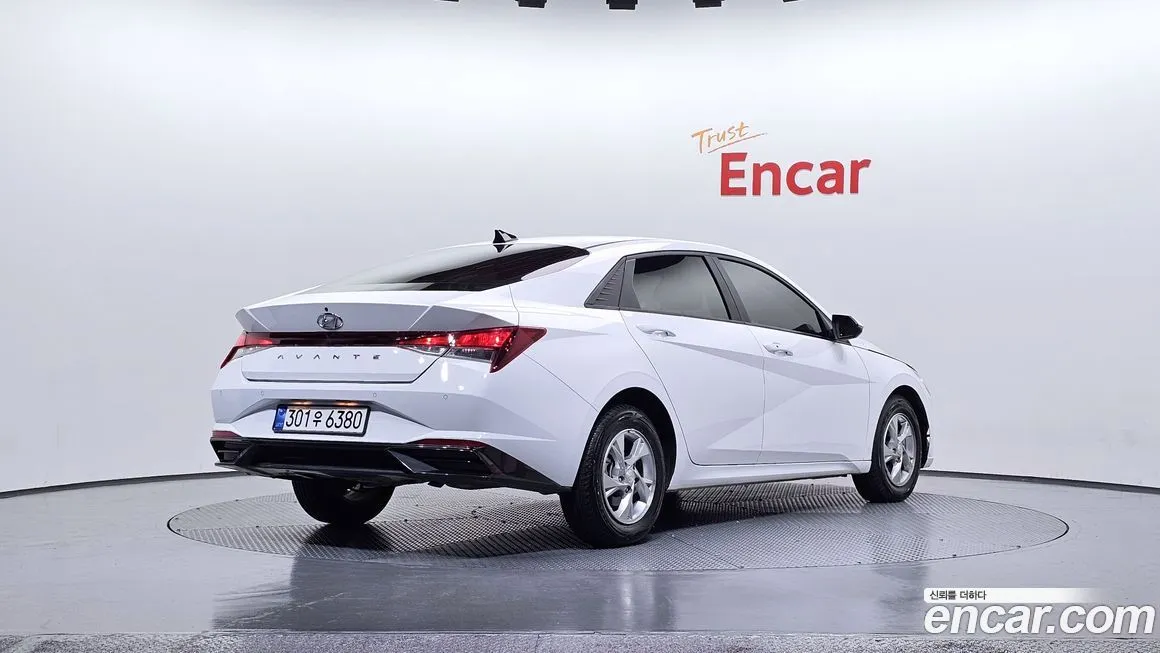 Hyundai AVANTE 2022 из KR, фото 2