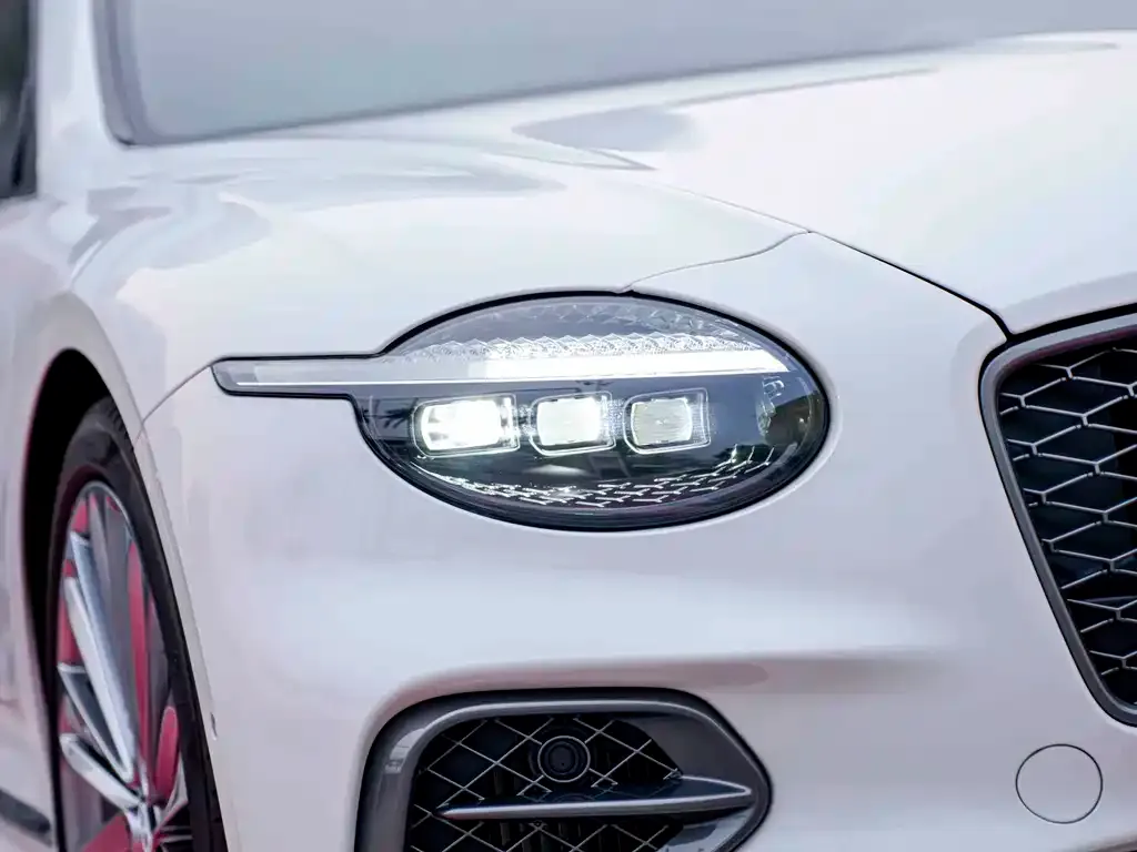 Bentley Continental PHEV 2025 из CN, фото 3
