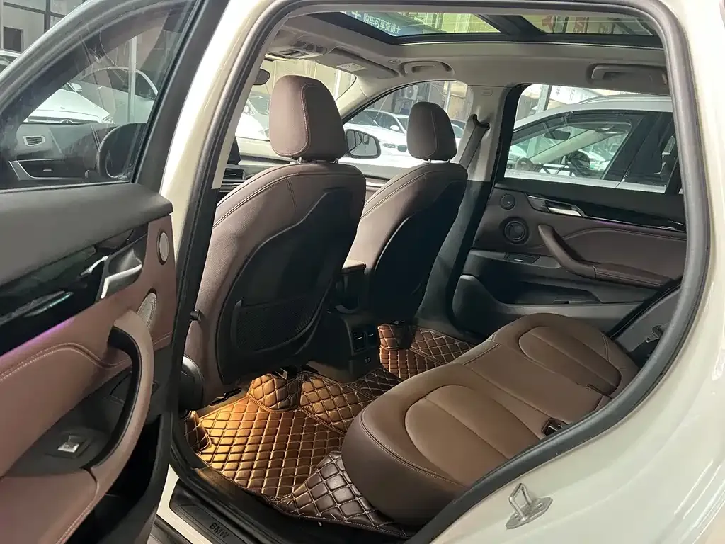BMW X1 2021 из CN, фото 6