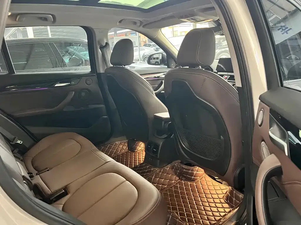 BMW X1 2021 из CN, фото 7