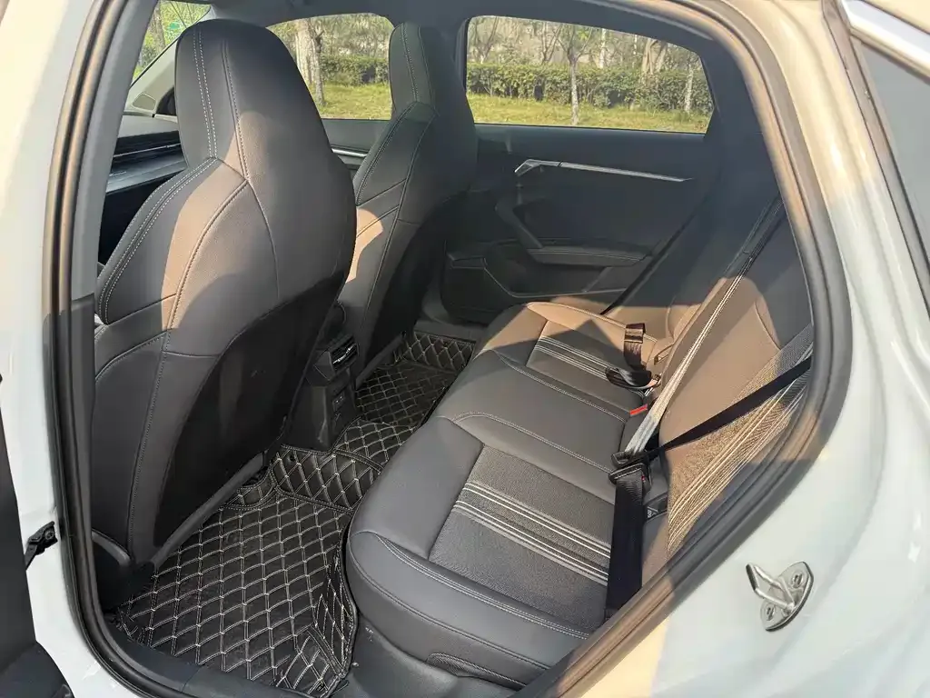 Audi A3 2023 из CN, фото 10