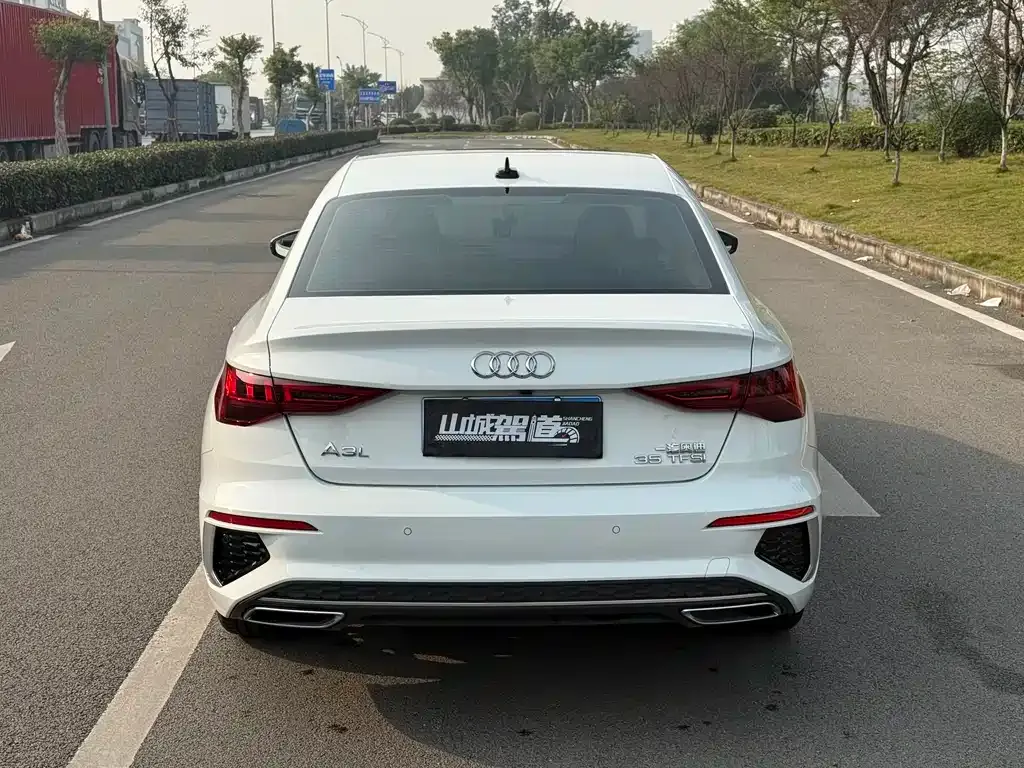 Audi A3 2023 из CN, фото 4