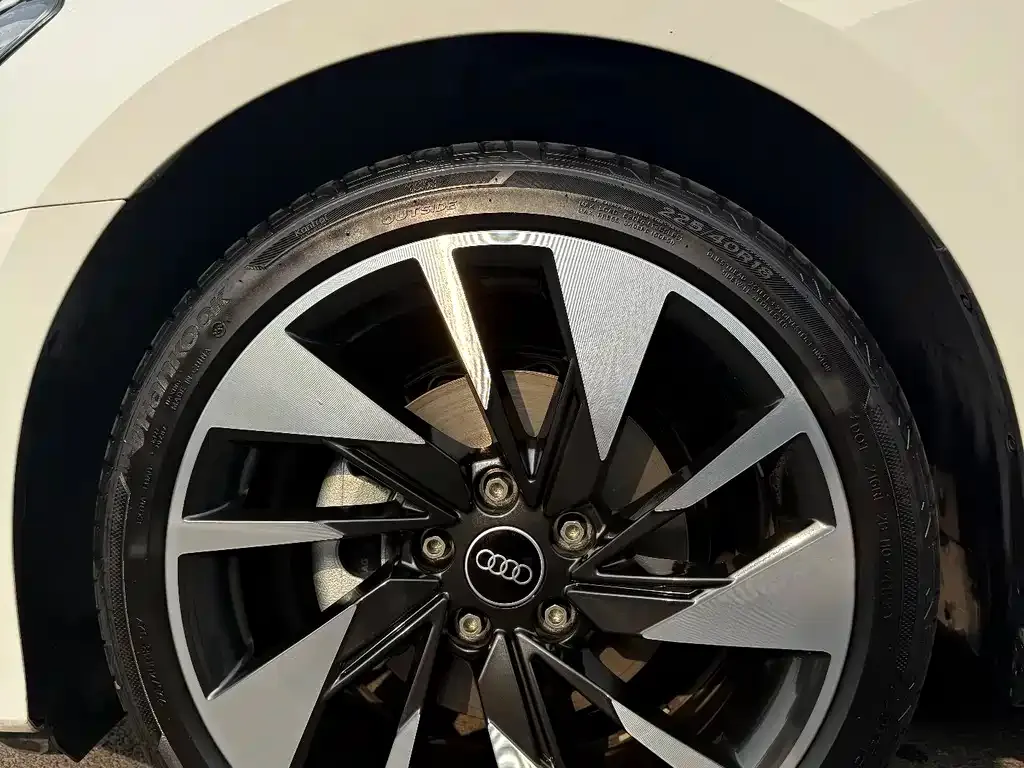Audi A3 2023 из CN, фото 8