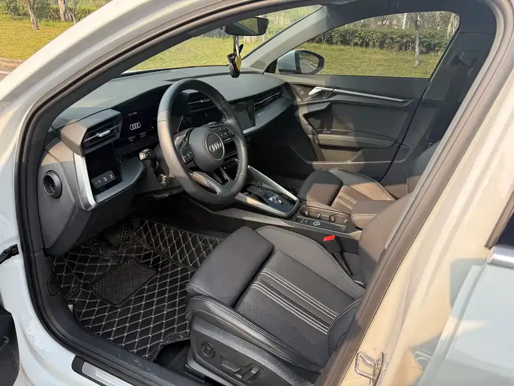 Audi A3 2023 из CN, фото 9