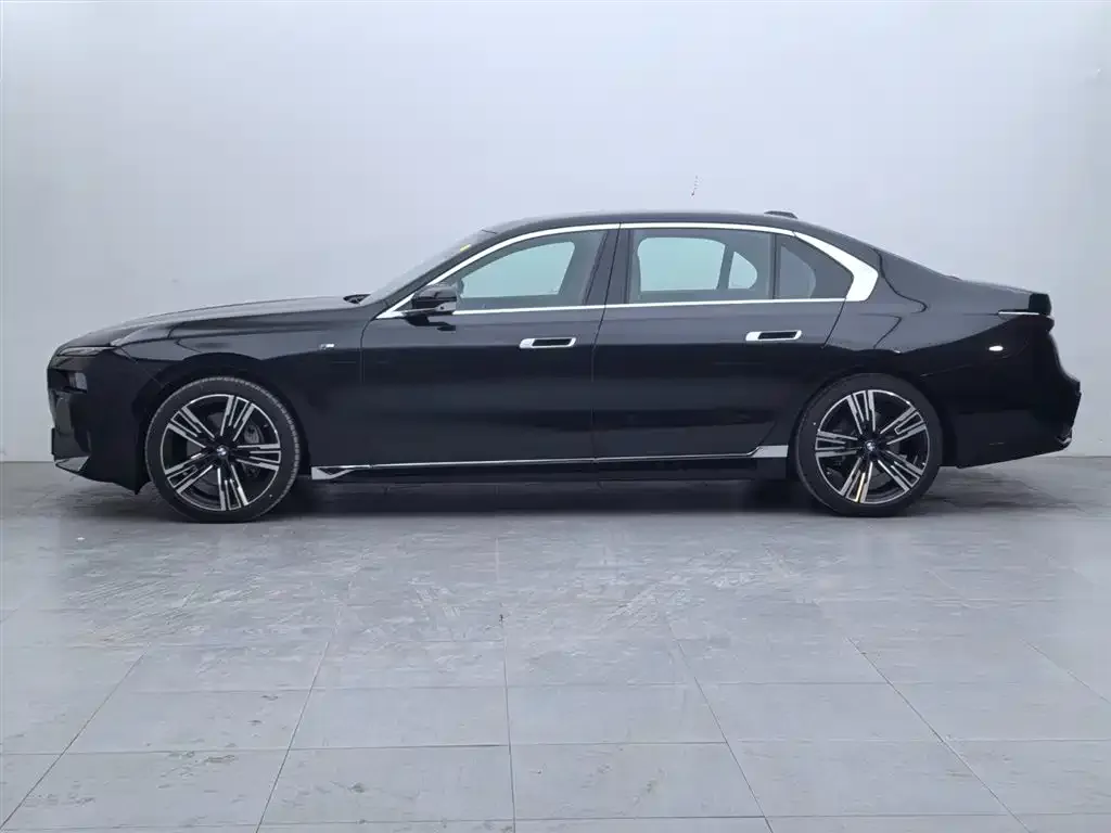 BMW 7 Series — фото 2