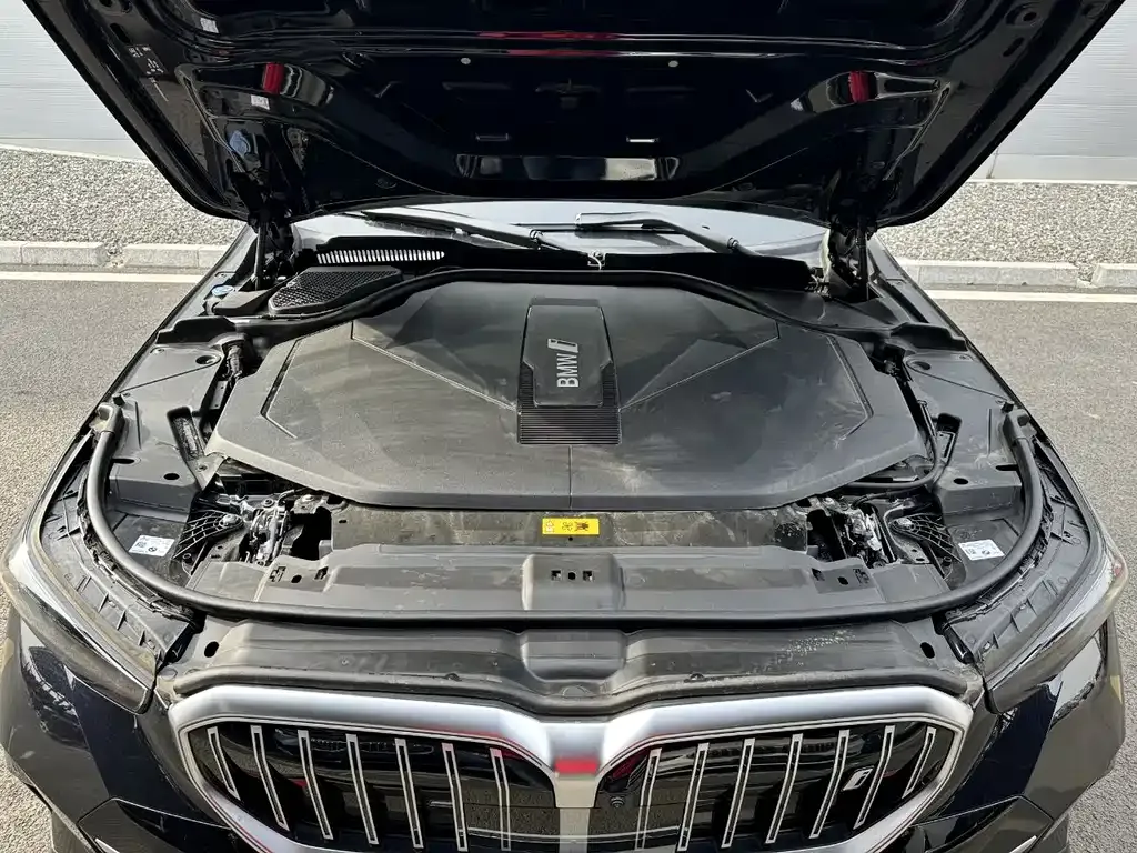 BMW i5 2024 из CN, фото 7