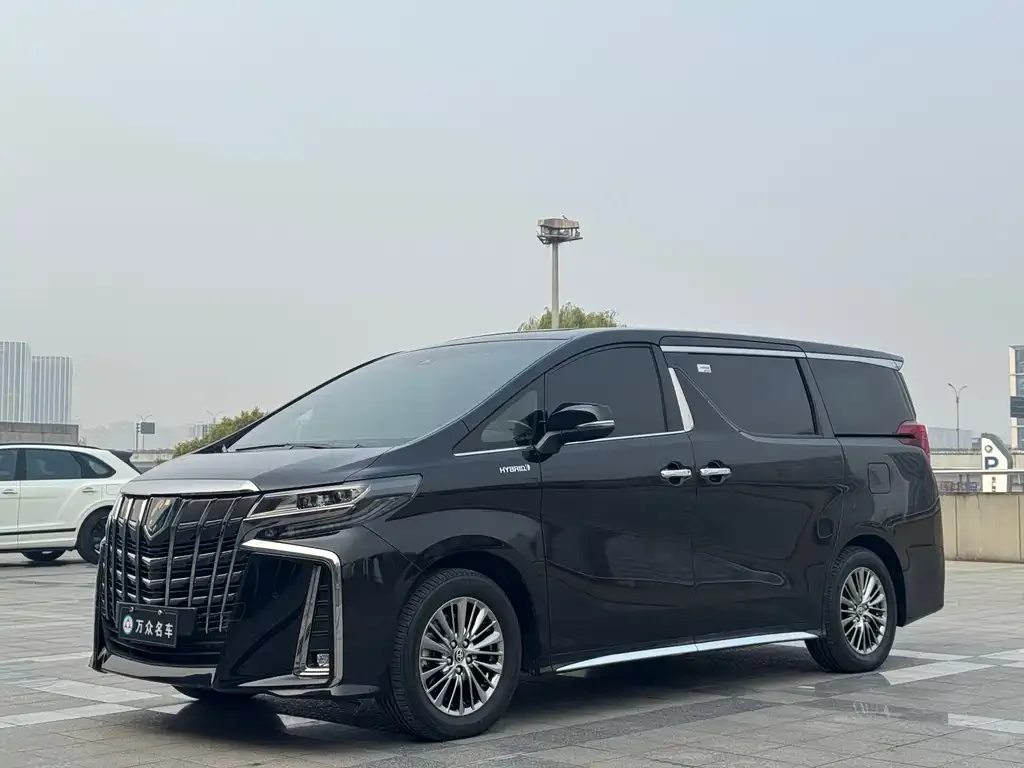 Toyota Alphard — фото 3