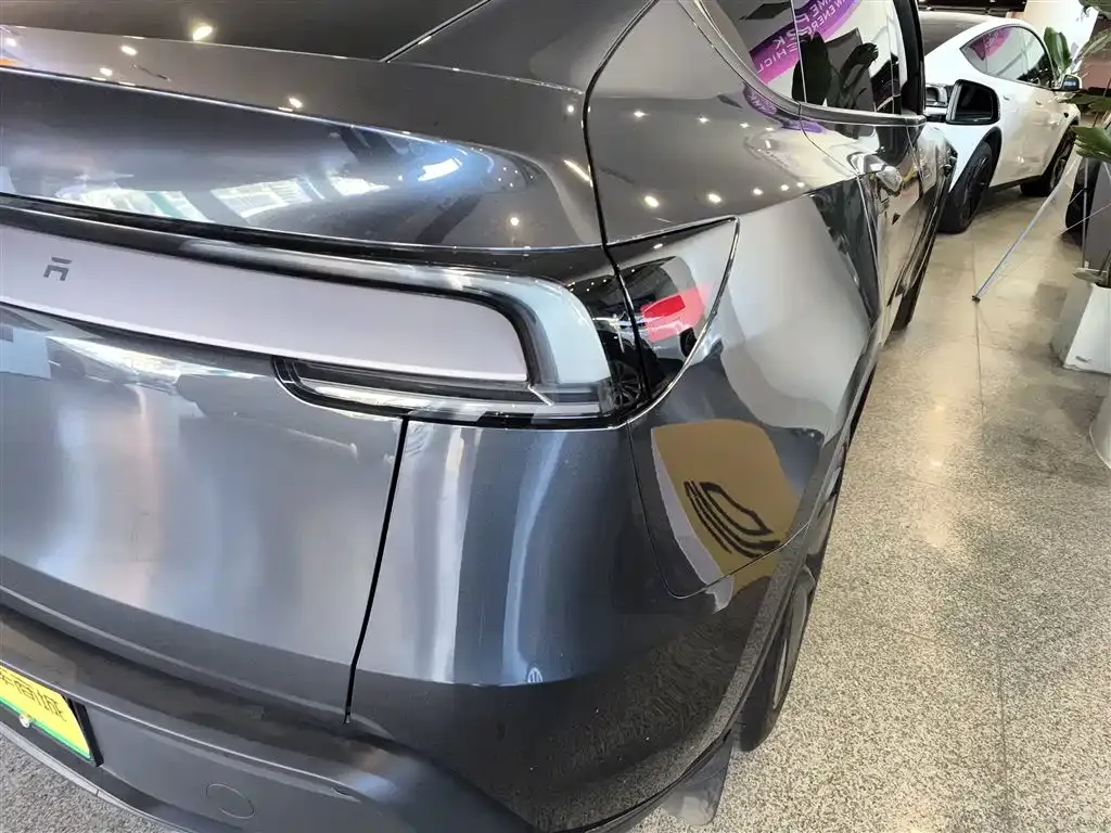 Tesla Model Y 2025 из CN, фото 2