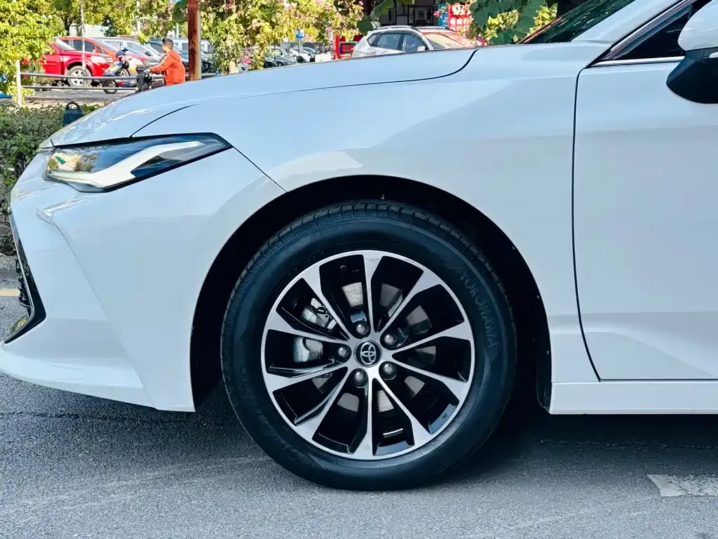 Toyota Avalon 2023 из CN, фото 4