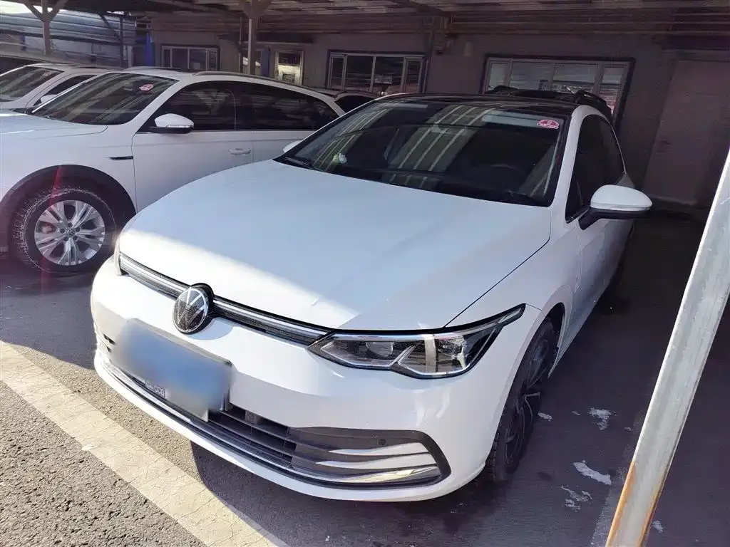 Volkswagen Golf 2024 из CN, фото 1