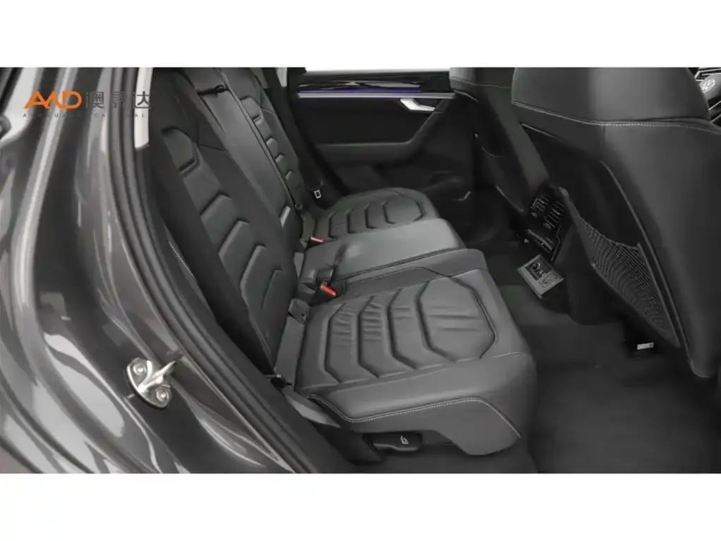 Volkswagen Touareg 2023 из CN, фото 8