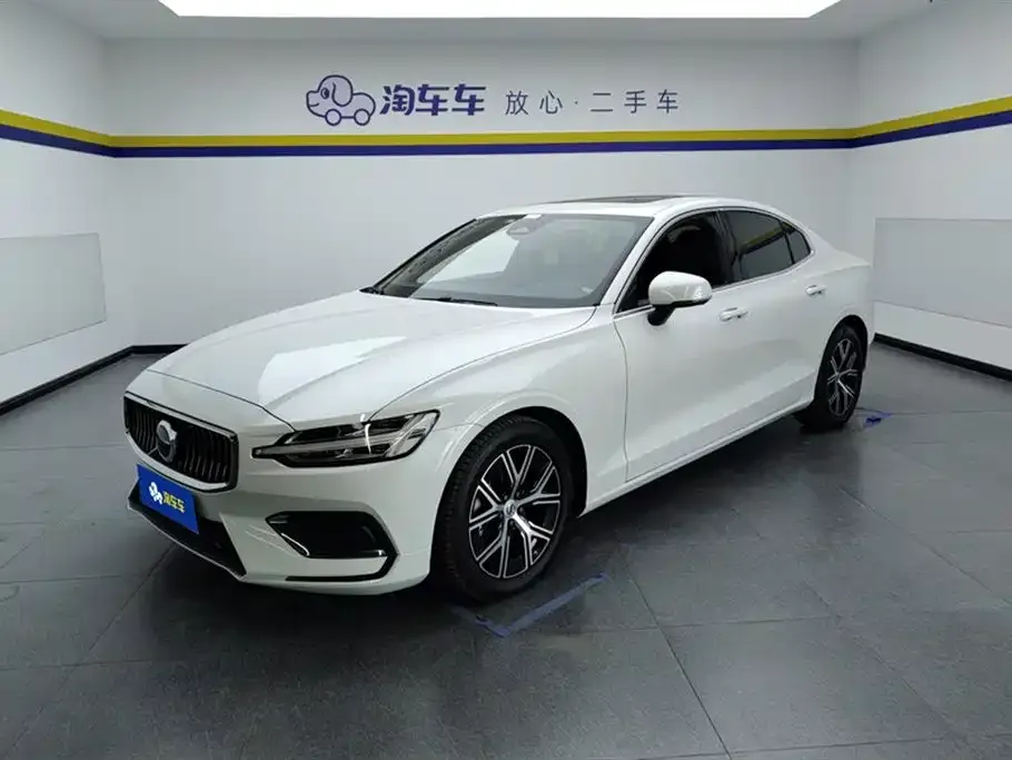 Volvo S60 2024 из CN, фото 1