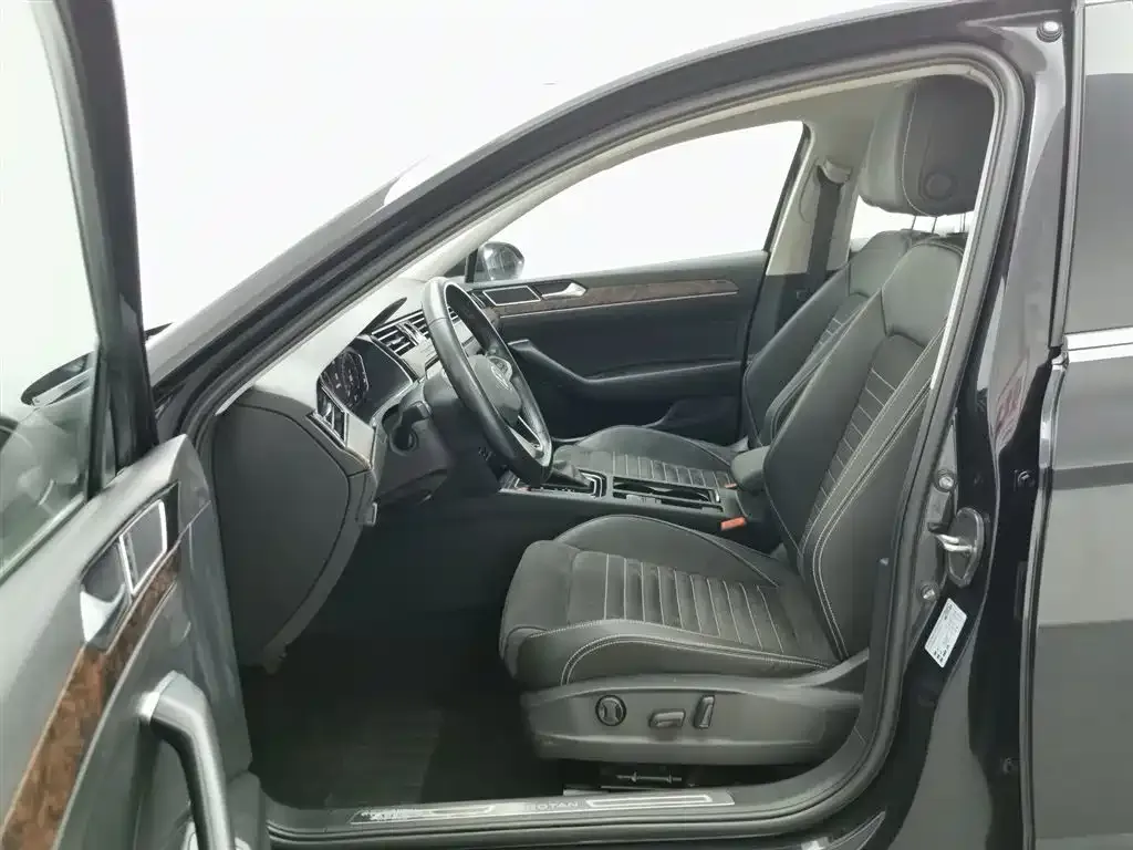 Volkswagen Magotan 2022 из CN, фото 10
